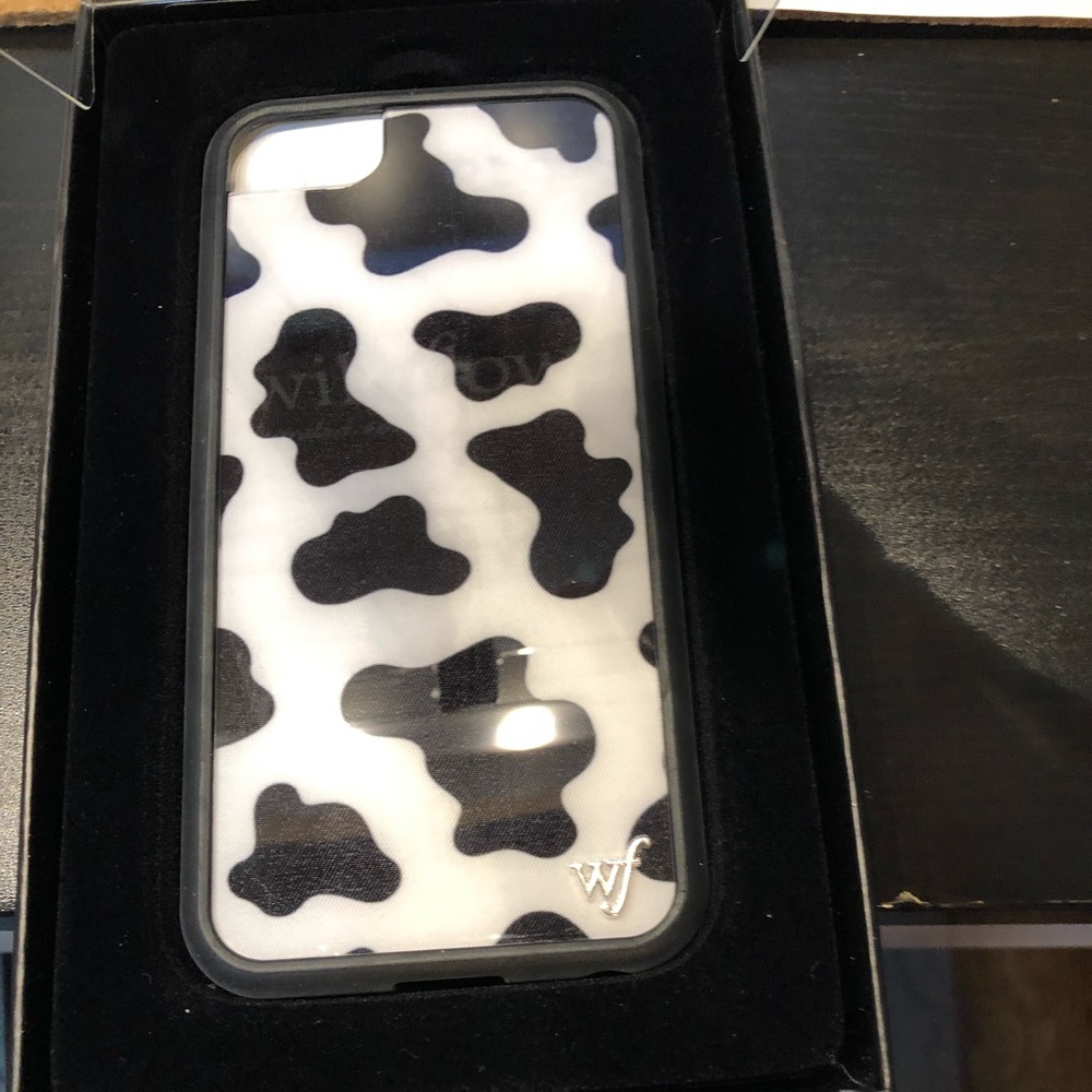 NIB wildflower ltd edition phone case iPhone 6/7/8